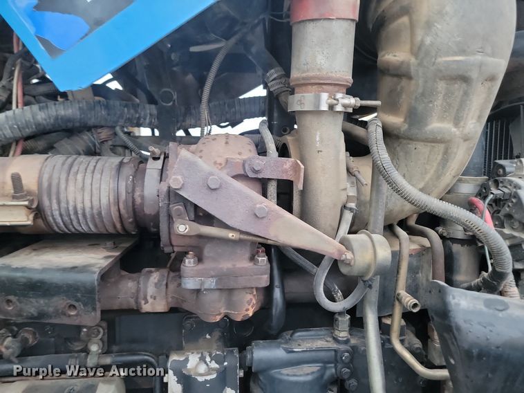 image for item LA9546 2005 New Holland TG285 MFWD tractor