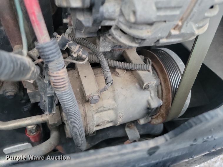 image for item LA9546 2005 New Holland TG285 MFWD tractor