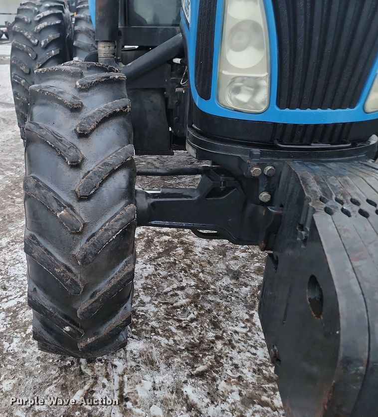 image for item LA9546 2005 New Holland TG285 MFWD tractor