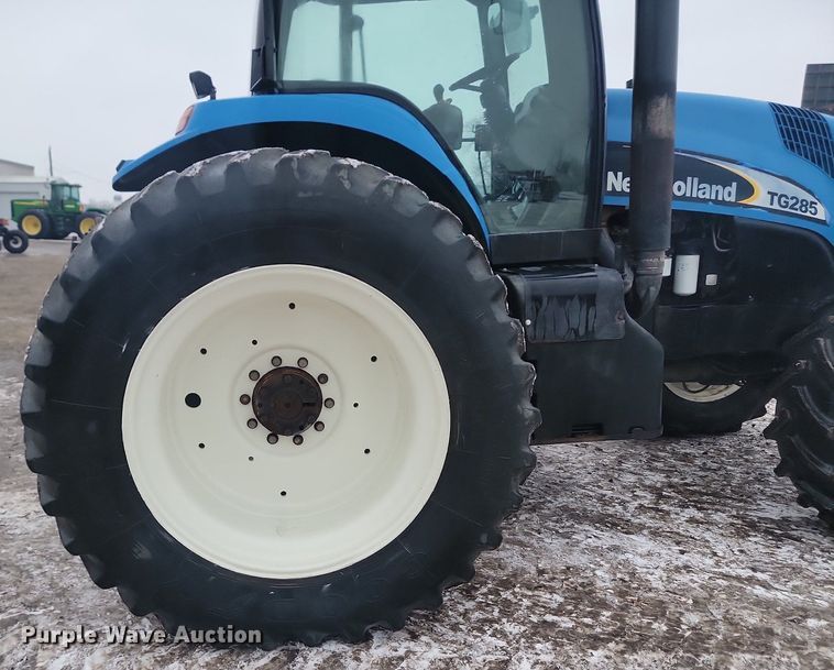 image for item LA9546 2005 New Holland TG285 MFWD tractor