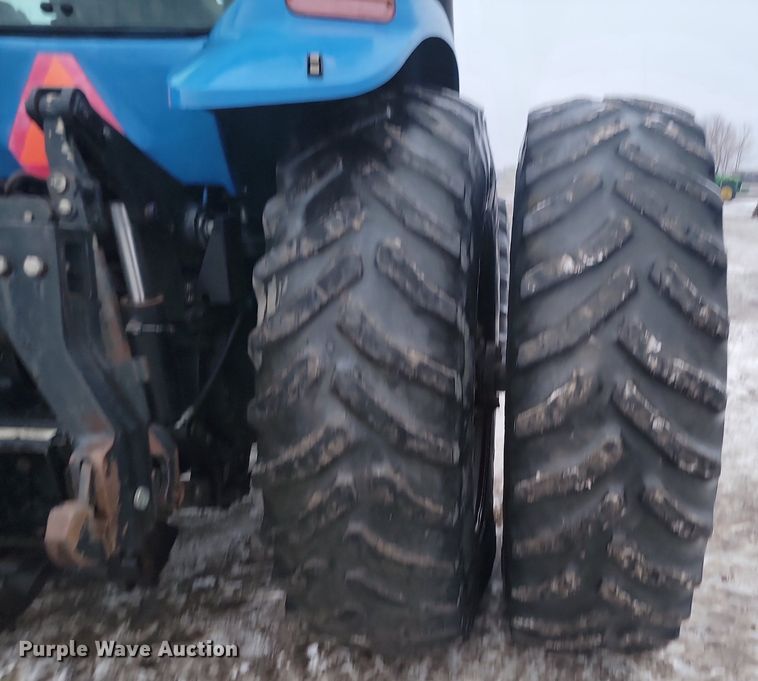 image for item LA9546 2005 New Holland TG285 MFWD tractor