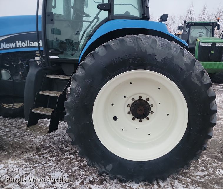 image for item LA9546 2005 New Holland TG285 MFWD tractor