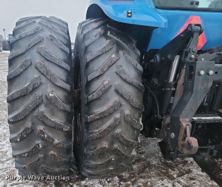 image for item LA9546 2005 New Holland TG285 MFWD tractor