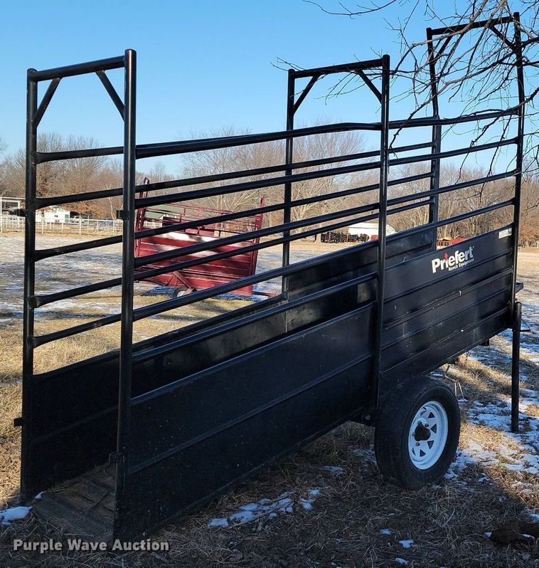 image for item LD9099 Priefert livestock loading chute