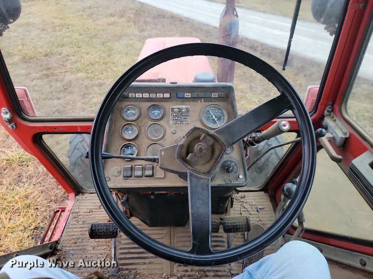 image for item LD9100 Belarus 825 MFWD tractor 