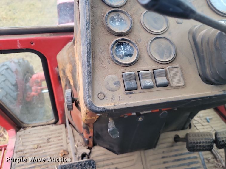 image for item LD9100 Belarus 825 MFWD tractor 