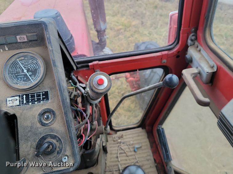 image for item LD9100 Belarus 825 MFWD tractor 