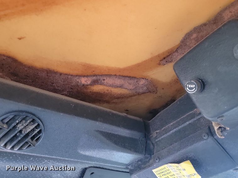 image for item LD9100 Belarus 825 MFWD tractor 