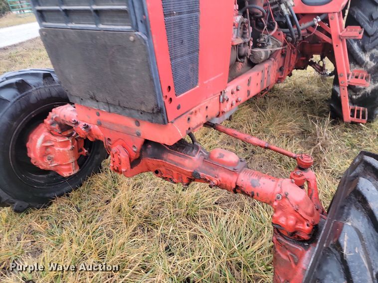 image for item LD9100 Belarus 825 MFWD tractor 