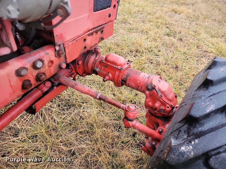 image for item LD9100 Belarus 825 MFWD tractor 