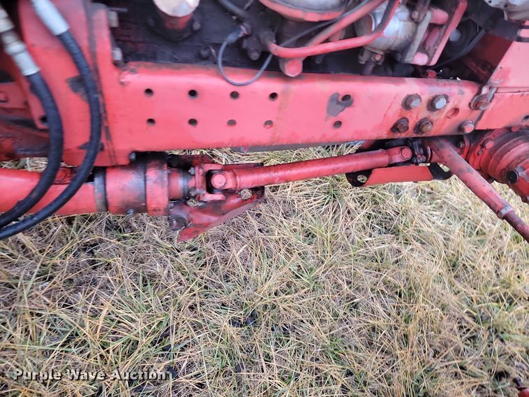 image for item LD9100 Belarus 825 MFWD tractor 