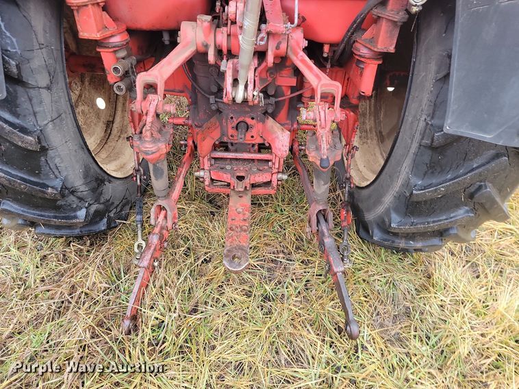 image for item LD9100 Belarus 825 MFWD tractor 