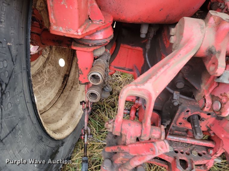 image for item LD9100 Belarus 825 MFWD tractor 