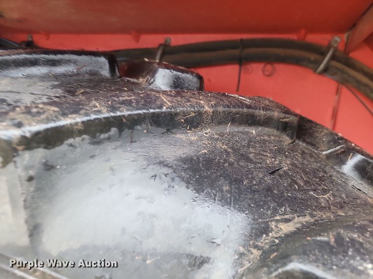 image for item LD9100 Belarus 825 MFWD tractor 