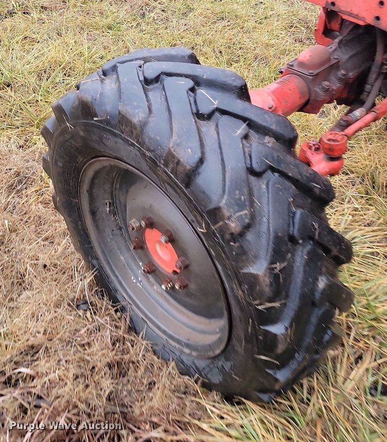 image for item LD9100 Belarus 825 MFWD tractor 