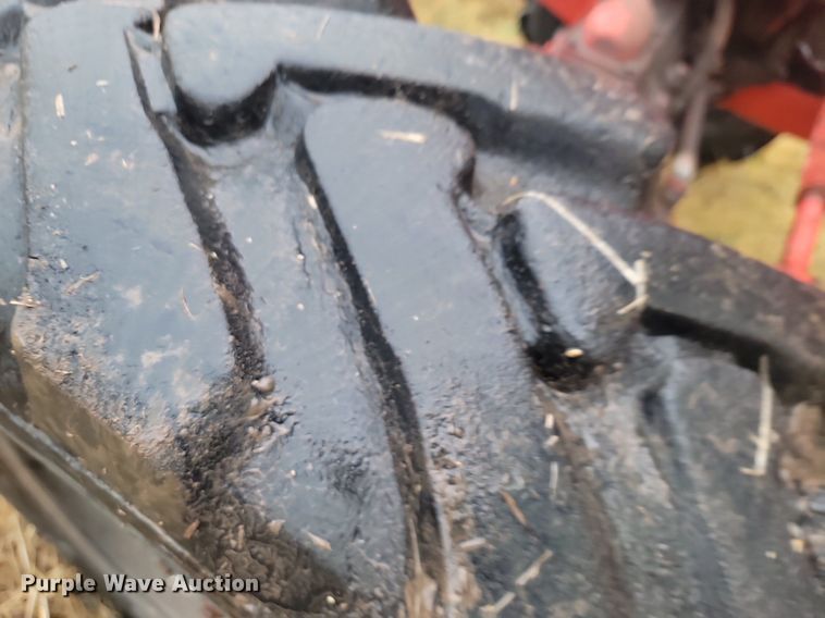 image for item LD9100 Belarus 825 MFWD tractor 