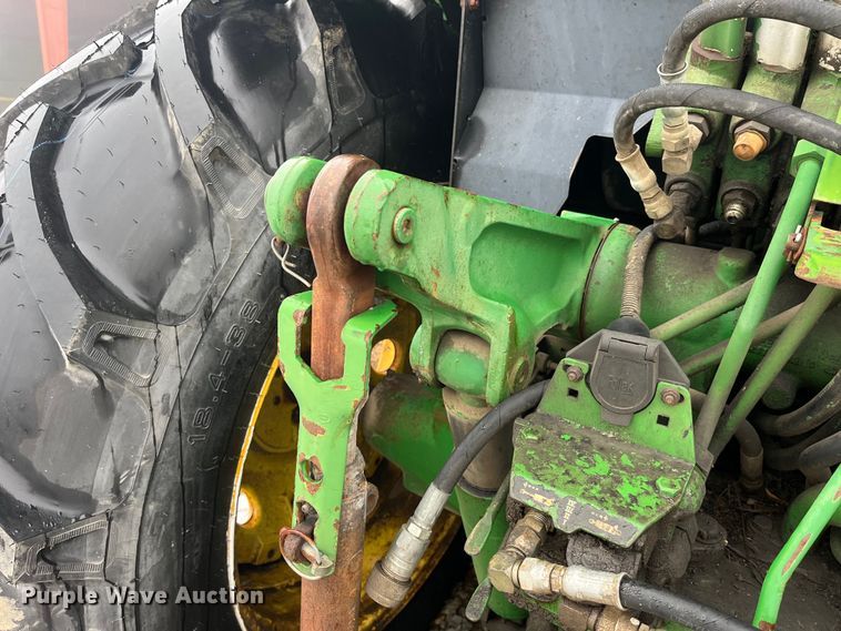 image for item LD9300 1994 John Deere 7400 MFWD tractor