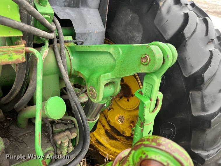 image for item LD9300 1994 John Deere 7400 MFWD tractor