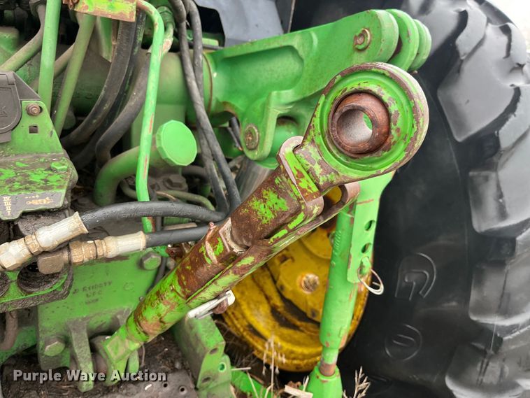 image for item LD9300 1994 John Deere 7400 MFWD tractor