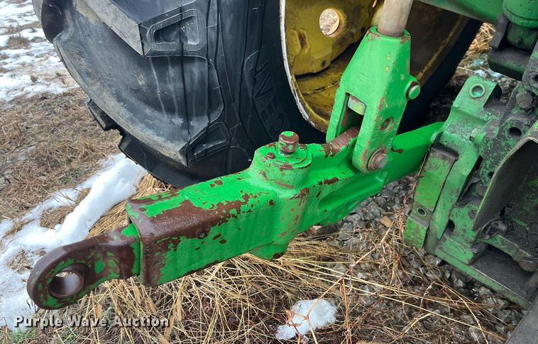 image for item LD9300 1994 John Deere 7400 MFWD tractor