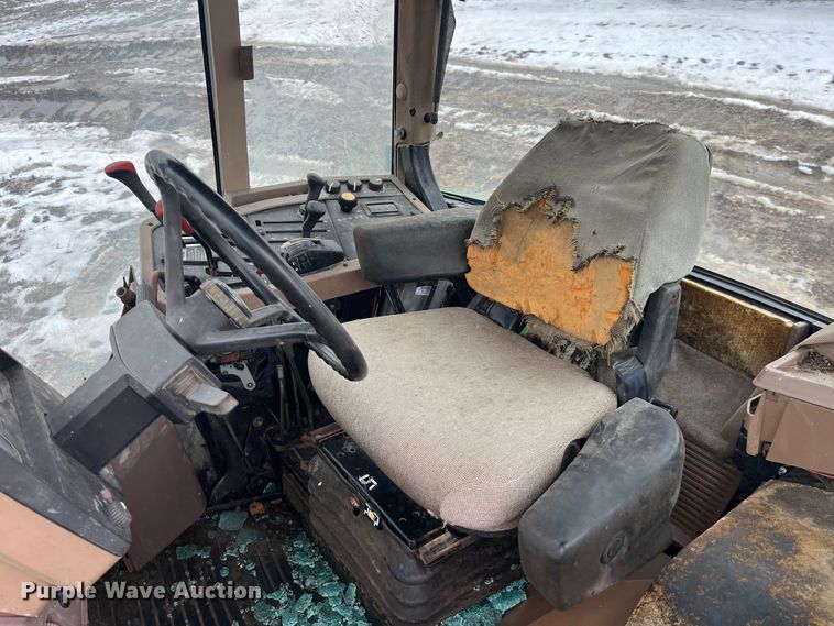 image for item LD9300 1994 John Deere 7400 MFWD tractor