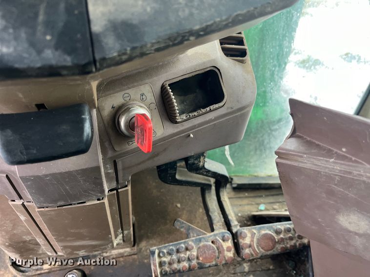 image for item LD9300 1994 John Deere 7400 MFWD tractor