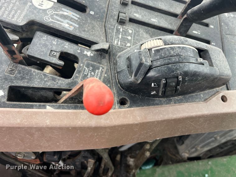 image for item LD9300 1994 John Deere 7400 MFWD tractor