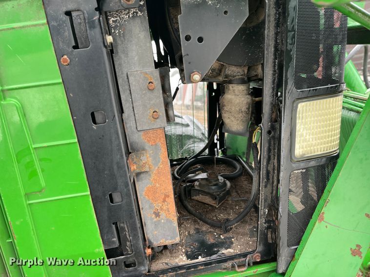 image for item LD9300 1994 John Deere 7400 MFWD tractor