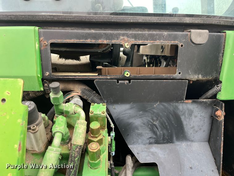 image for item LD9300 1994 John Deere 7400 MFWD tractor