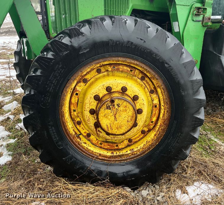 image for item LD9300 1994 John Deere 7400 MFWD tractor
