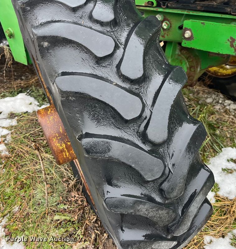 image for item LD9300 1994 John Deere 7400 MFWD tractor