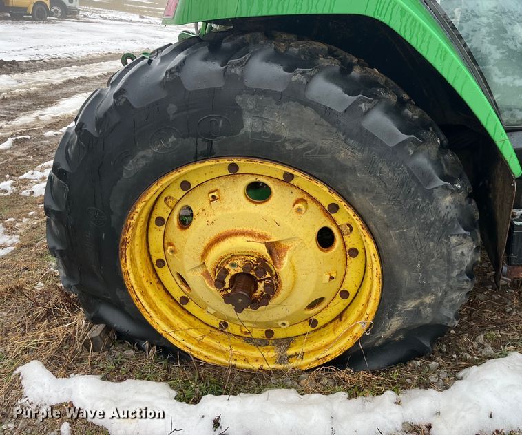 image for item LD9300 1994 John Deere 7400 MFWD tractor