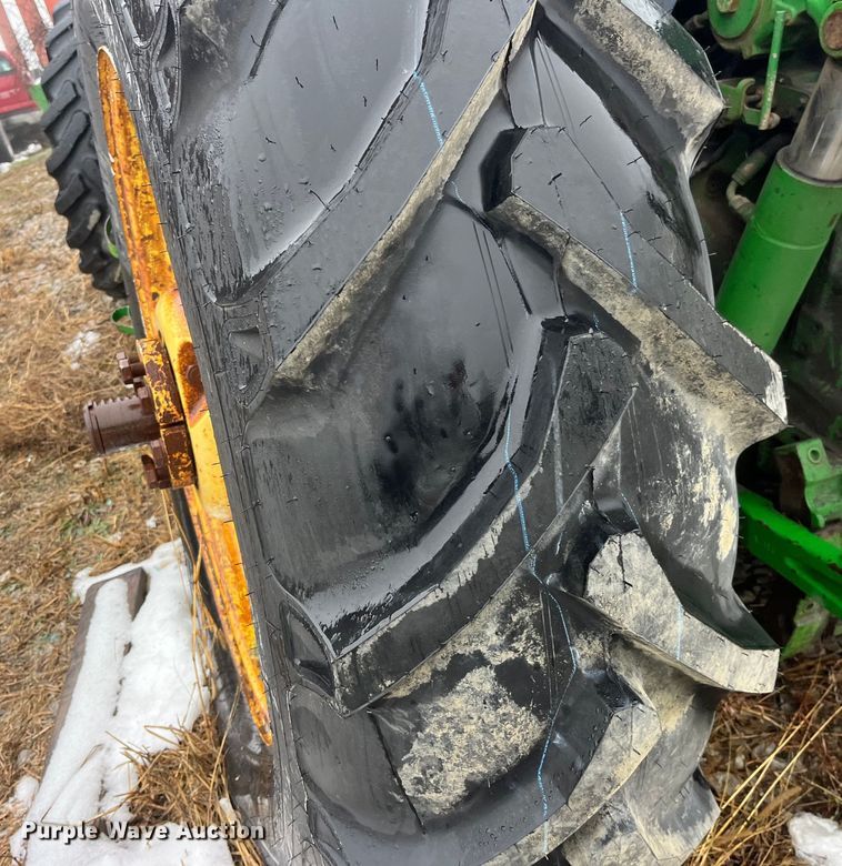 image for item LD9300 1994 John Deere 7400 MFWD tractor