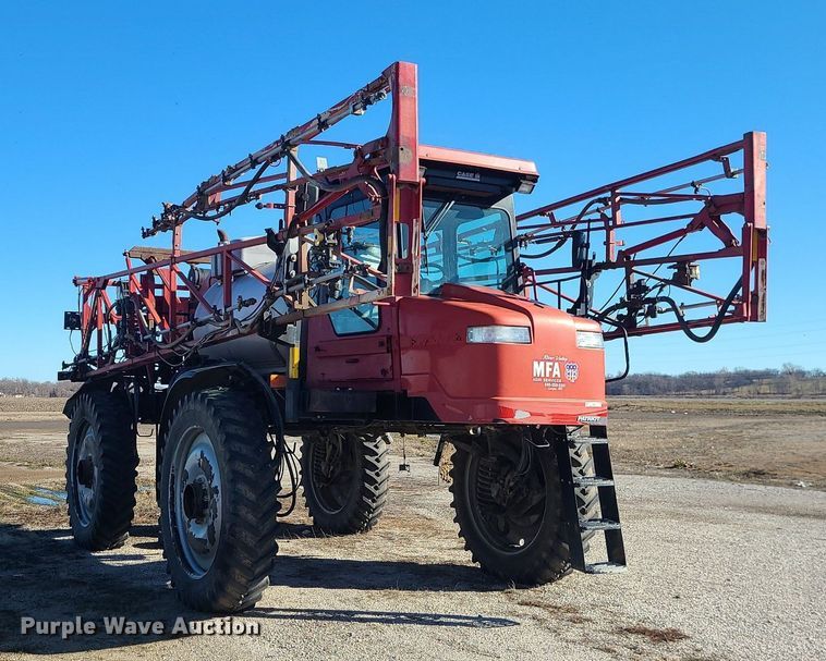 image for item LJ9534 2006 Case  SPX3310 sprayer