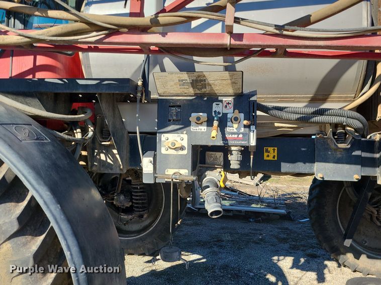 image for item LJ9534 2006 Case  SPX3310 sprayer