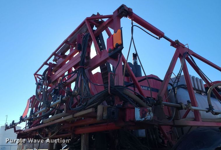 image for item LJ9534 2006 Case  SPX3310 sprayer