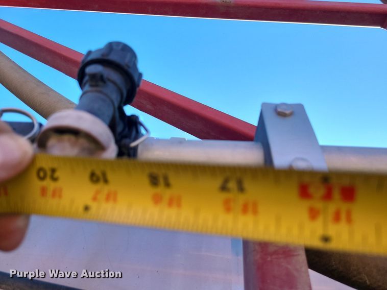 image for item LJ9534 2006 Case  SPX3310 sprayer