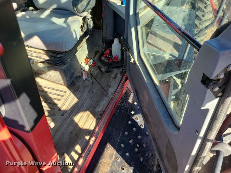 image for item LJ9534 2006 Case  SPX3310 sprayer