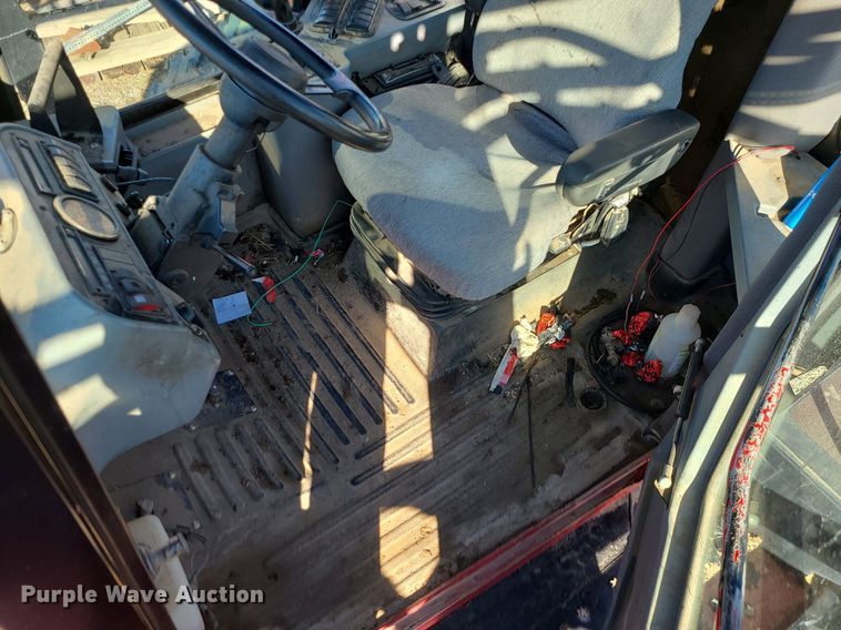 image for item LJ9534 2006 Case  SPX3310 sprayer