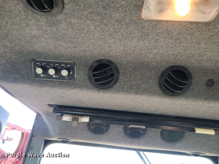 image for item LJ9534 2006 Case  SPX3310 sprayer