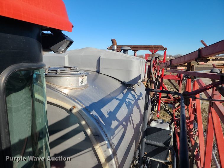 image for item LJ9534 2006 Case  SPX3310 sprayer