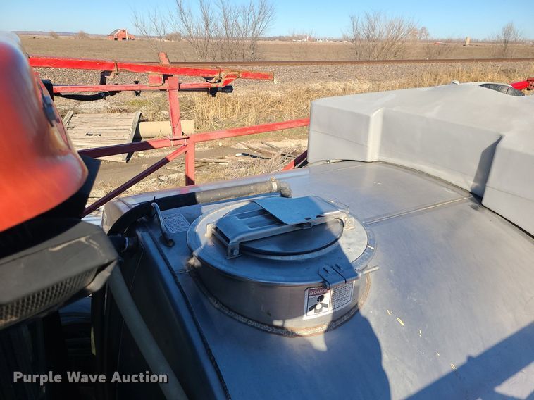 image for item LJ9534 2006 Case  SPX3310 sprayer