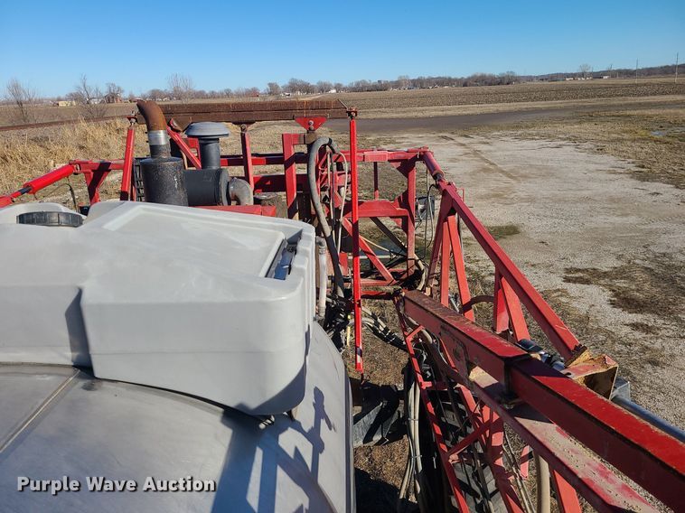 image for item LJ9534 2006 Case  SPX3310 sprayer