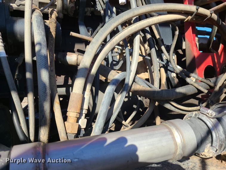 image for item LJ9534 2006 Case  SPX3310 sprayer