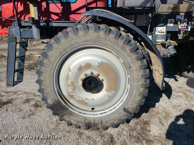 image for item LJ9534 2006 Case  SPX3310 sprayer