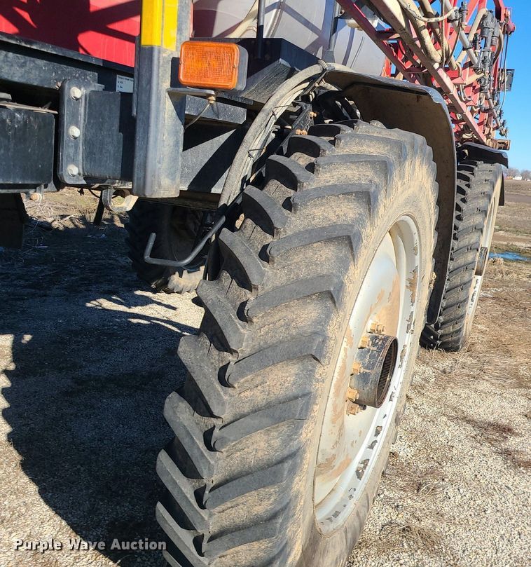 image for item LJ9534 2006 Case  SPX3310 sprayer