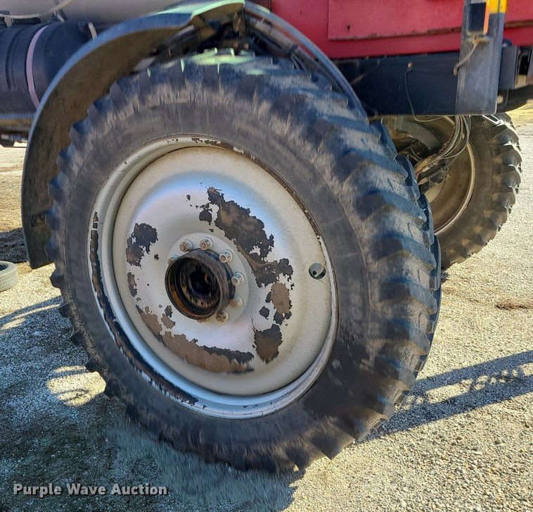 image for item LJ9534 2006 Case  SPX3310 sprayer