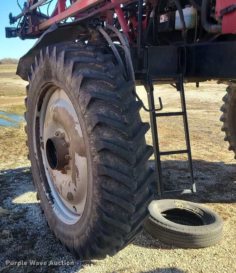 image for item LJ9534 2006 Case  SPX3310 sprayer