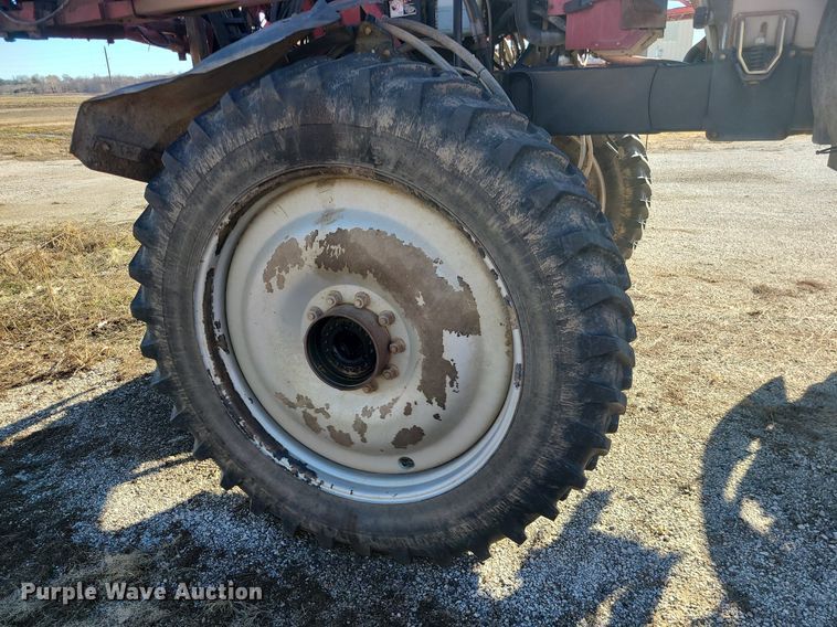 image for item LJ9534 2006 Case  SPX3310 sprayer