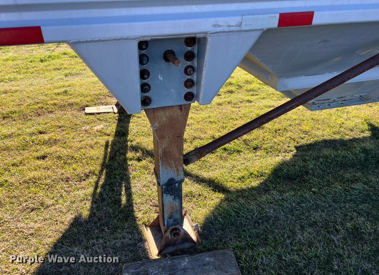 image for item LW9281 1985 J&L tank tender grain trailer